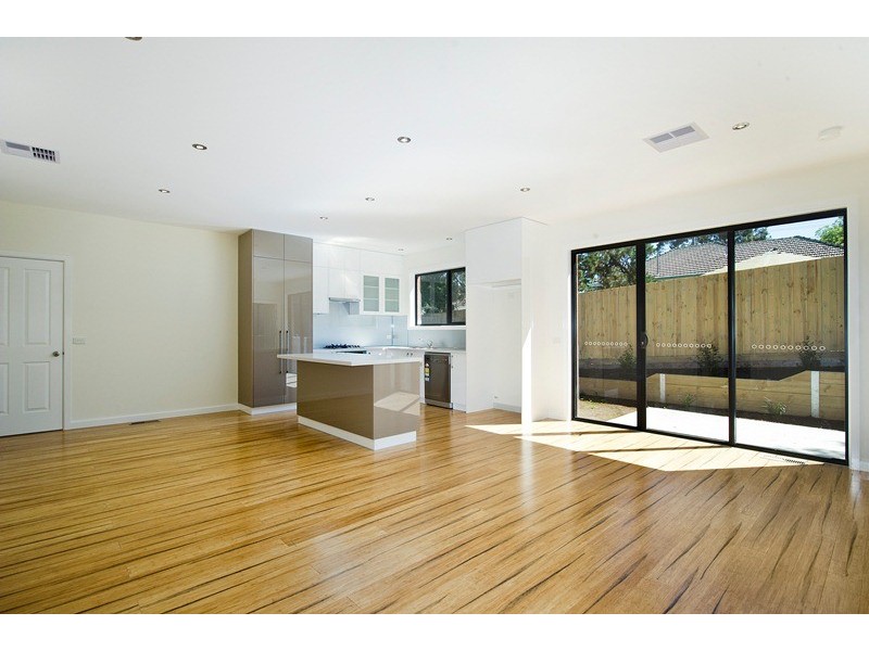 2/2a Reynolds Road, Ringwood VIC 3134