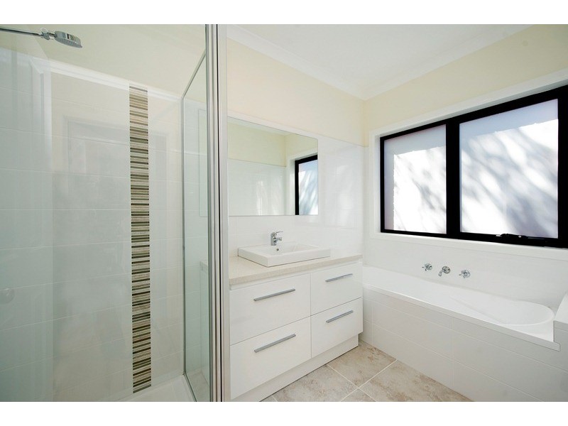 2/2a Reynolds Road, Ringwood VIC 3134