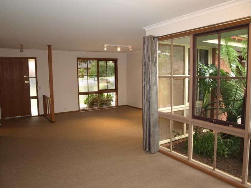 1 Peppermint Place, Croydon Hills VIC 3136