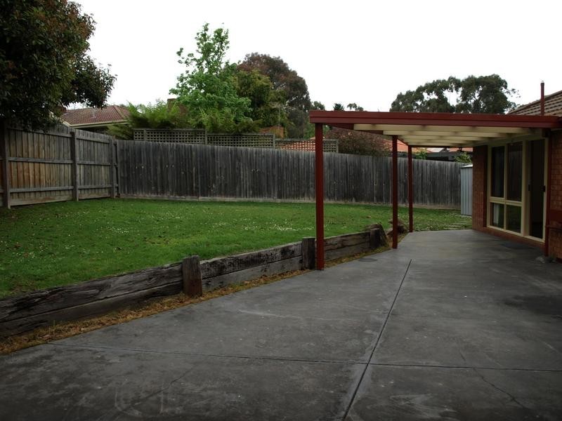 1 Peppermint Place, Croydon Hills VIC 3136