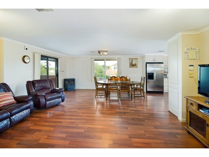 8 Cormistom Road, Ringwood North VIC 3134