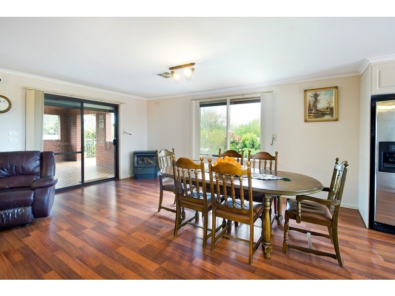 8 Cormistom Road, Ringwood North VIC 3134