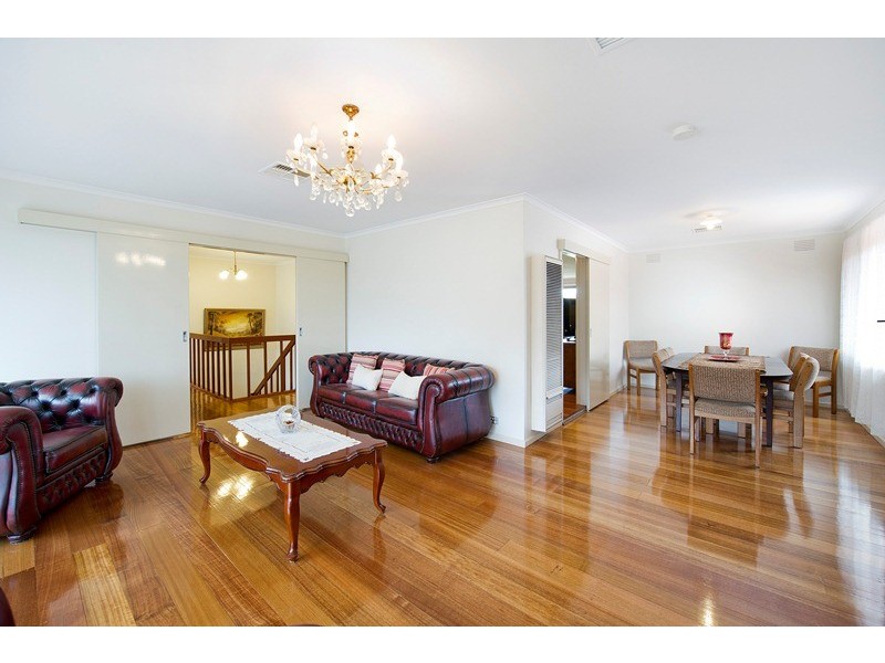 8 Cormistom Road, Ringwood North VIC 3134