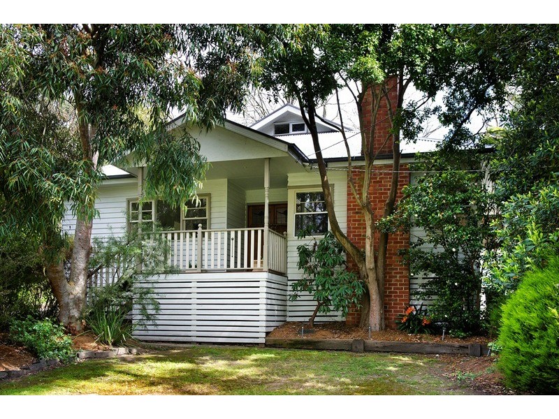 16 Vasey Concourse, Ringwood East VIC 3135