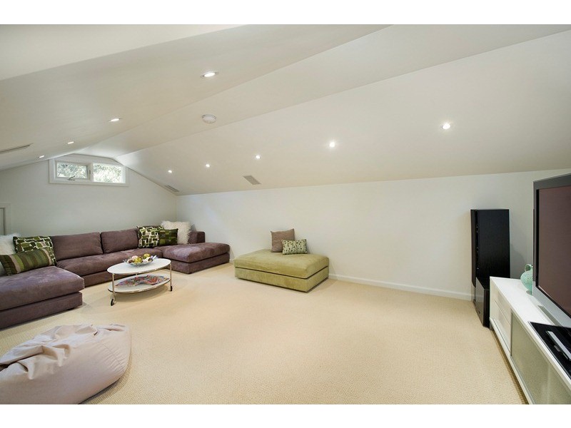 16 Vasey Concourse, Ringwood East VIC 3135