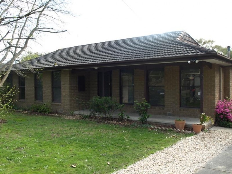 1/6 Malcolm Crt, Croydon North VIC 3136