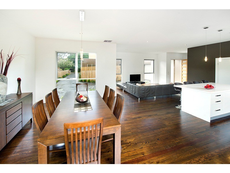 2/27 Junction Street, Ringwood VIC 3134