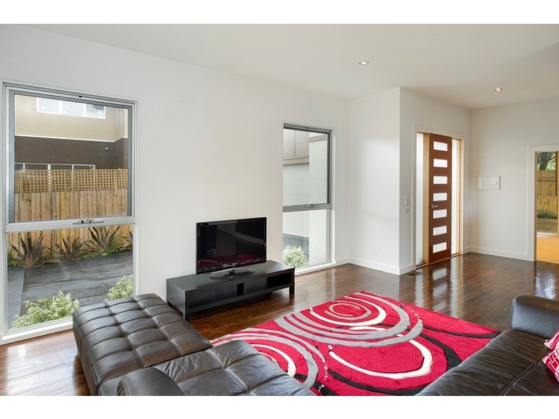 2/27 Junction Street, Ringwood VIC 3134