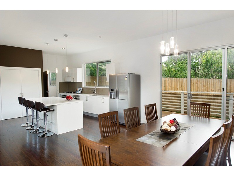 2/27 Junction Street, Ringwood VIC 3134