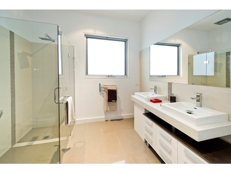 2/27 Junction Street, Ringwood VIC 3134