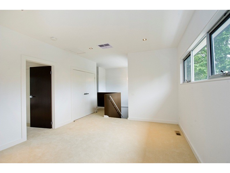 2/27 Junction Street, Ringwood VIC 3134