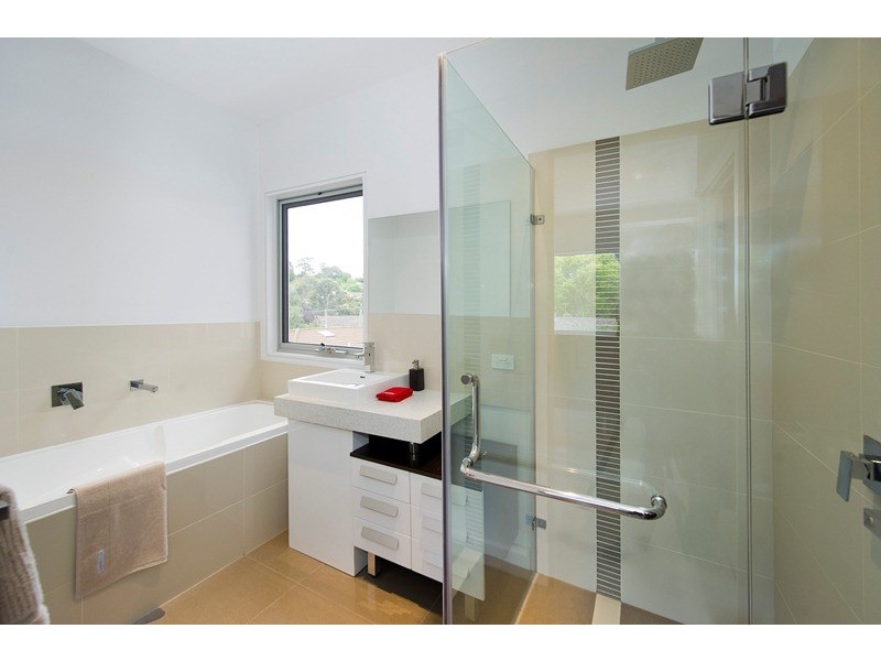 2/27 Junction Street, Ringwood VIC 3134