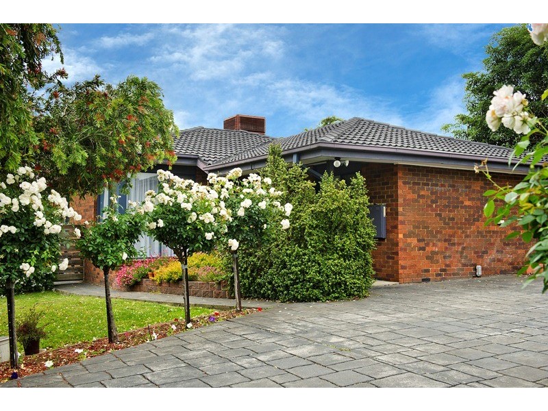 17 Dobell Place, Mooroolbark VIC 3138