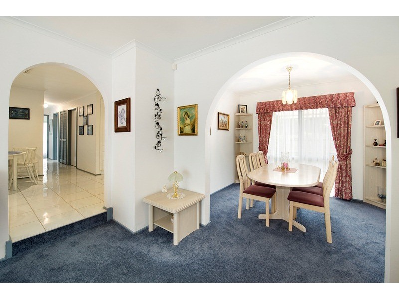 17 Dobell Place, Mooroolbark VIC 3138