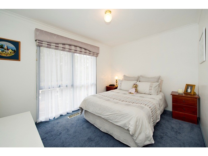 17 Dobell Place, Mooroolbark VIC 3138