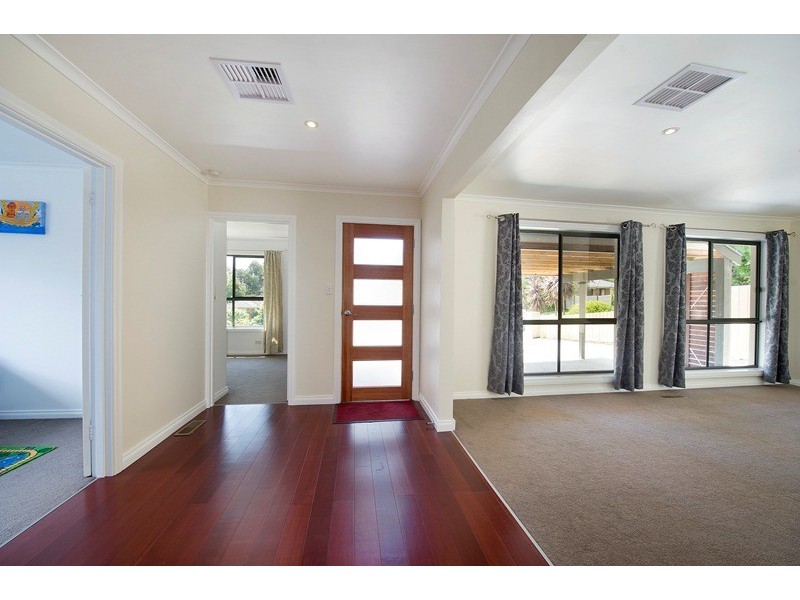 8 Edith Avenue, Croydon VIC 3136