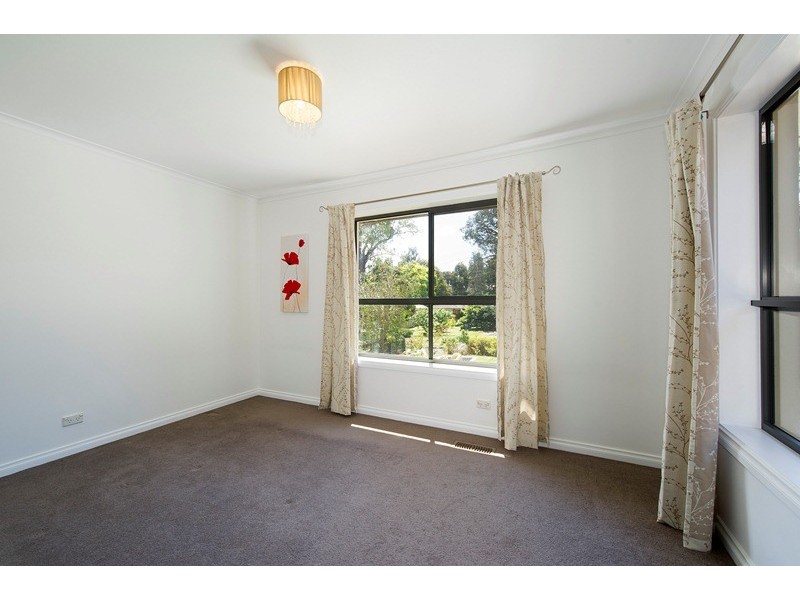 8 Edith Avenue, Croydon VIC 3136