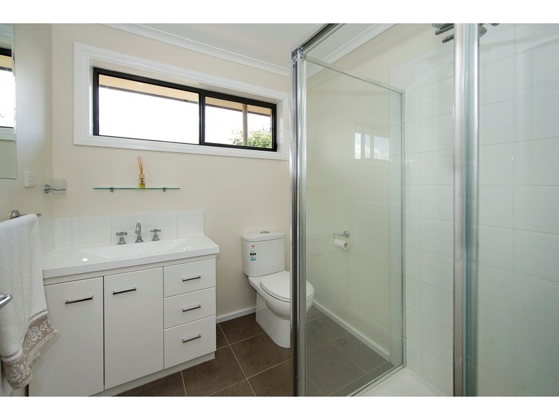 8 Edith Avenue, Croydon VIC 3136