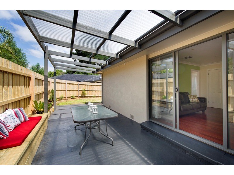 8 Edith Avenue, Croydon VIC 3136