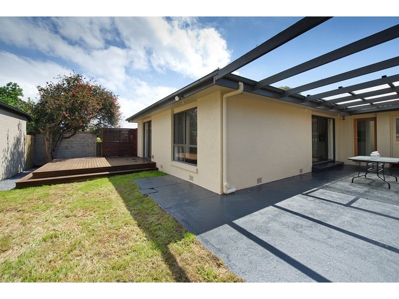 8 Edith Avenue, Croydon VIC 3136