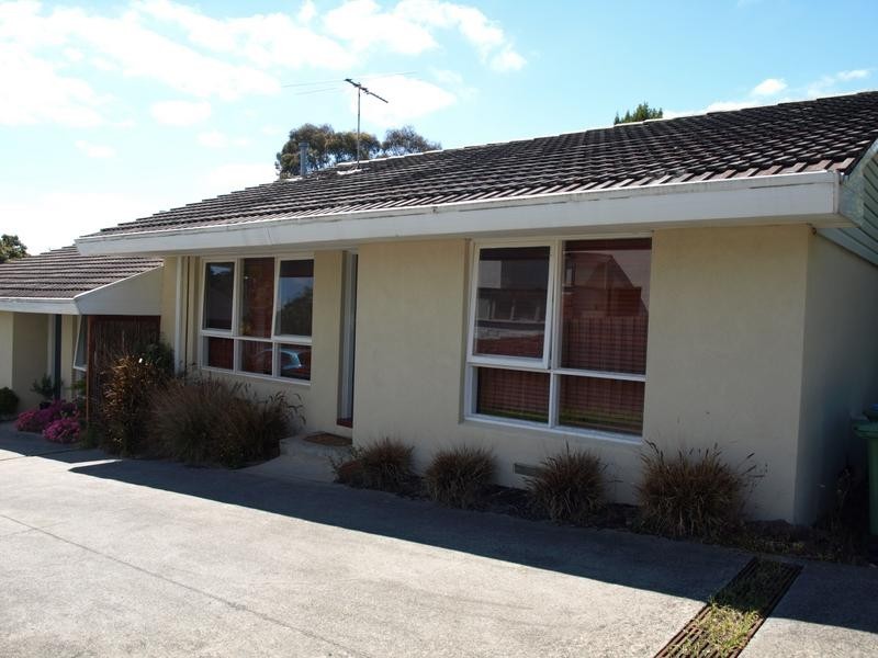 1/58 Oliver Street, Ringwood VIC 3134