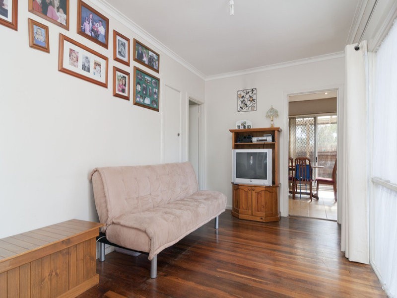 11 Esther Crescent, Mooroolbark VIC 3138