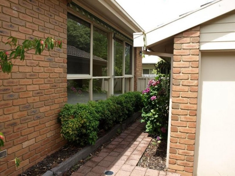 2/3 Mirabel Avenue, Ringwood East VIC 3135