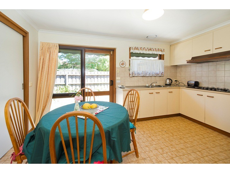 2/7 Pearwood Street, Ringwood VIC 3134