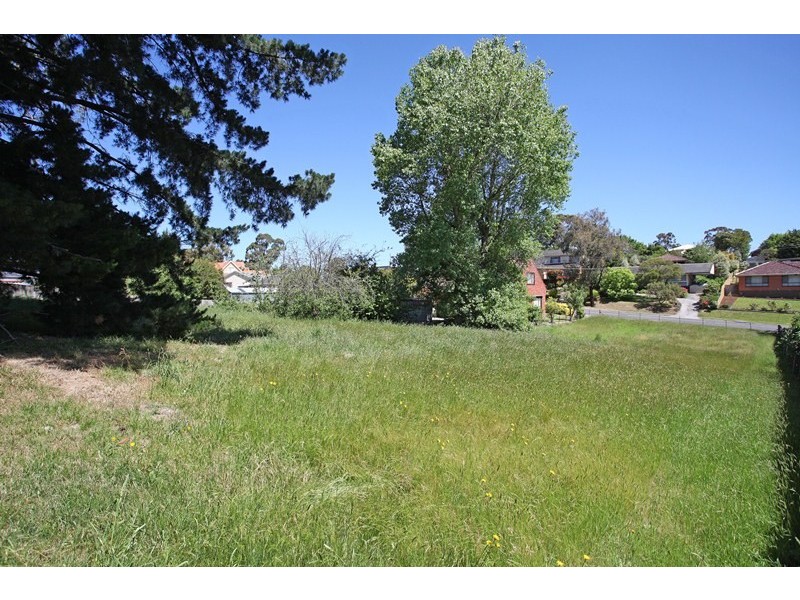 3 Roberts Street, Ferntree Gully VIC 3156
