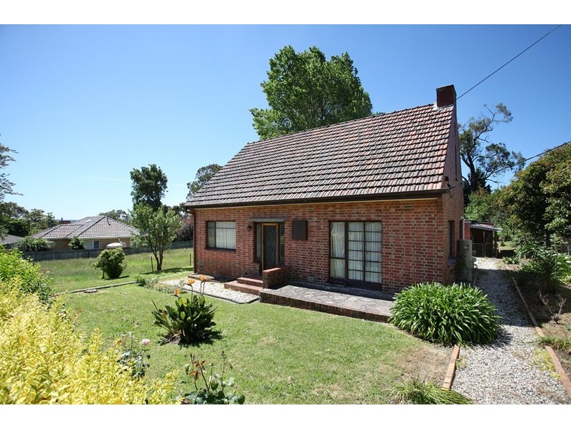 5 Roberts Street, Ferntree Gully VIC 3156