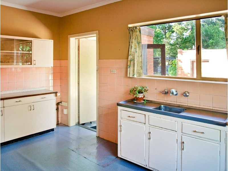 5 Roberts Street, Ferntree Gully VIC 3156