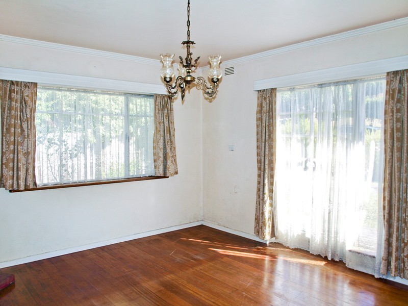 5 Roberts Street, Ferntree Gully VIC 3156