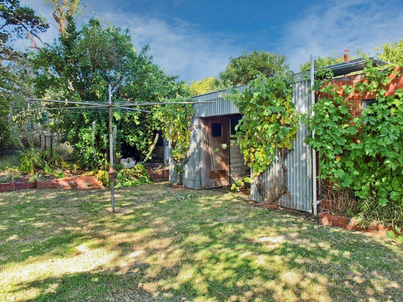 5 Roberts Street, Ferntree Gully VIC 3156