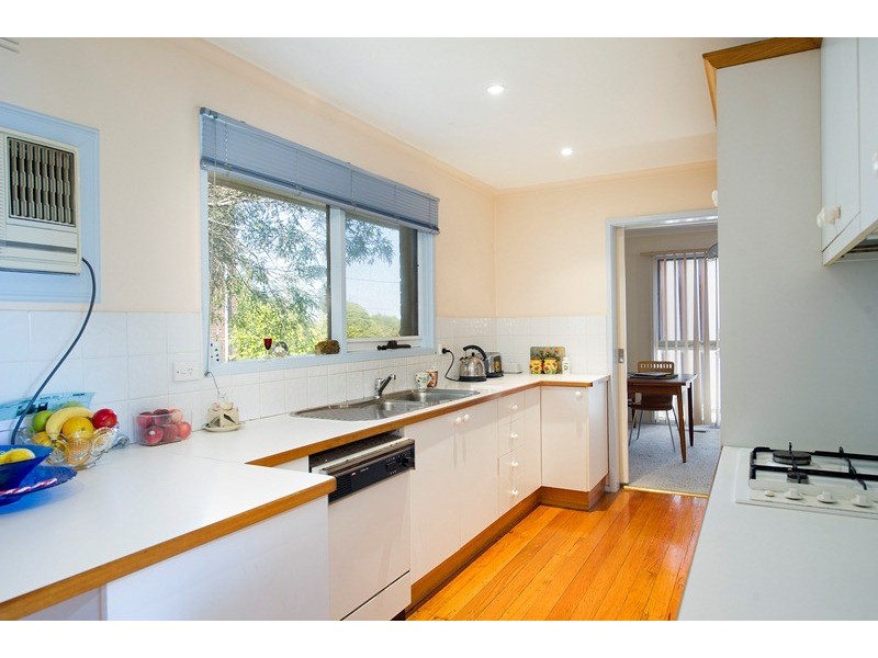 4 Bridle Path, Chirnside Park VIC 3116