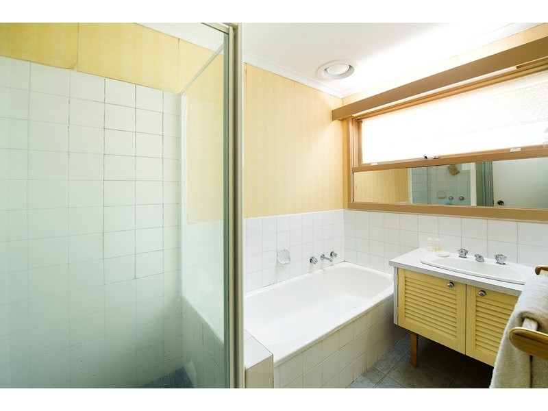 4 Bridle Path, Chirnside Park VIC 3116