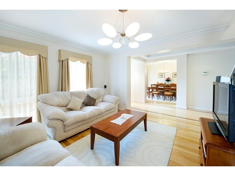 6 Loughies Track, Ringwood North VIC 3134