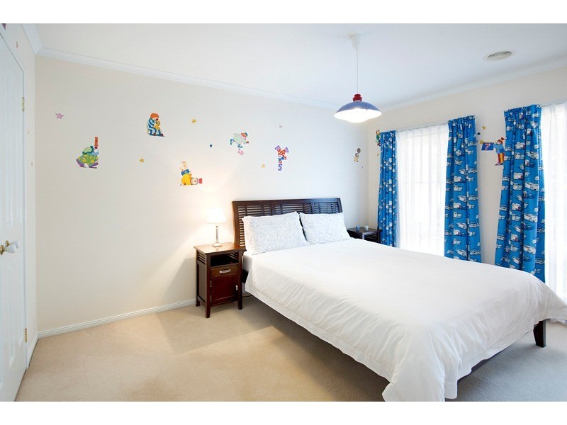 6 Loughies Track, Ringwood North VIC 3134