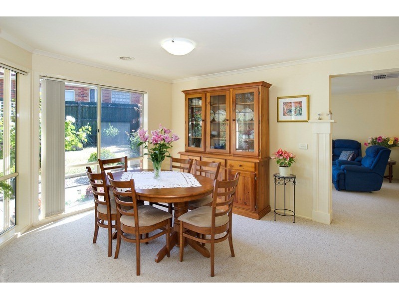 12 Darnley Way, Mooroolbark VIC 3138