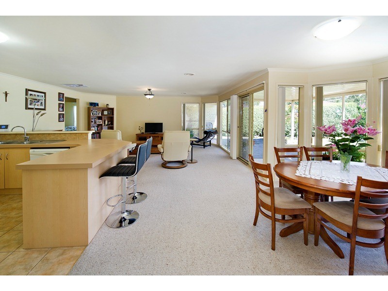 12 Darnley Way, Mooroolbark VIC 3138