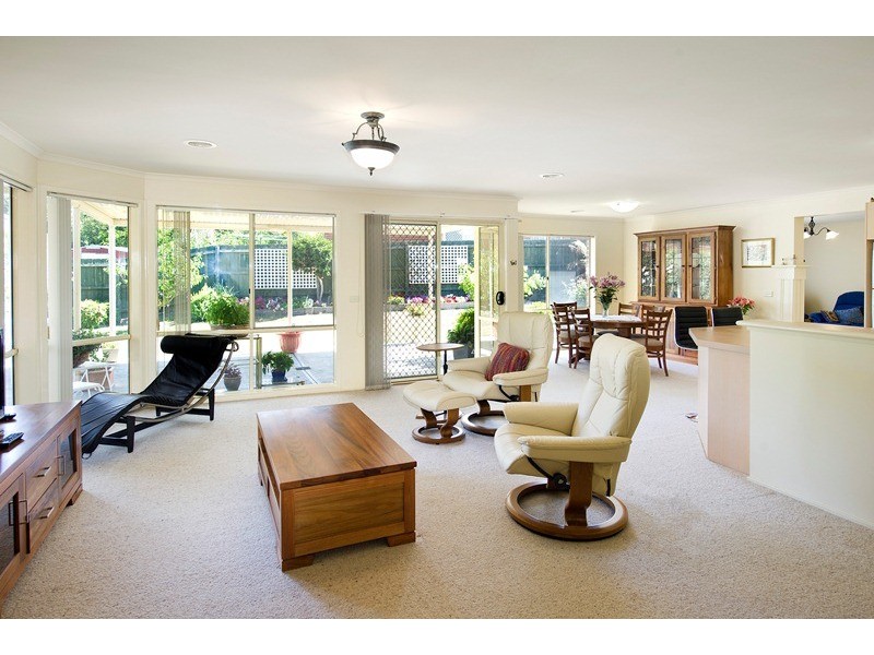12 Darnley Way, Mooroolbark VIC 3138