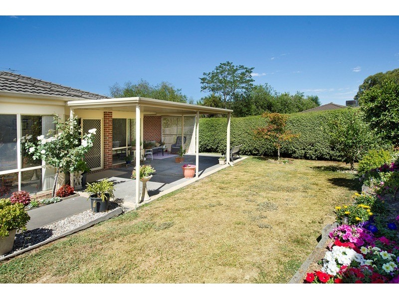 12 Darnley Way, Mooroolbark VIC 3138