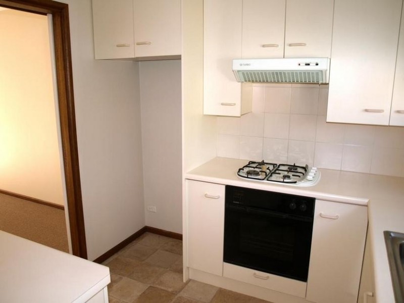 2/18 Andrew Street, Ringwood VIC 3134