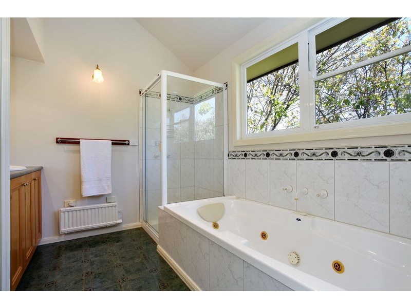 37-39 Montana Parade, Croydon VIC 3136