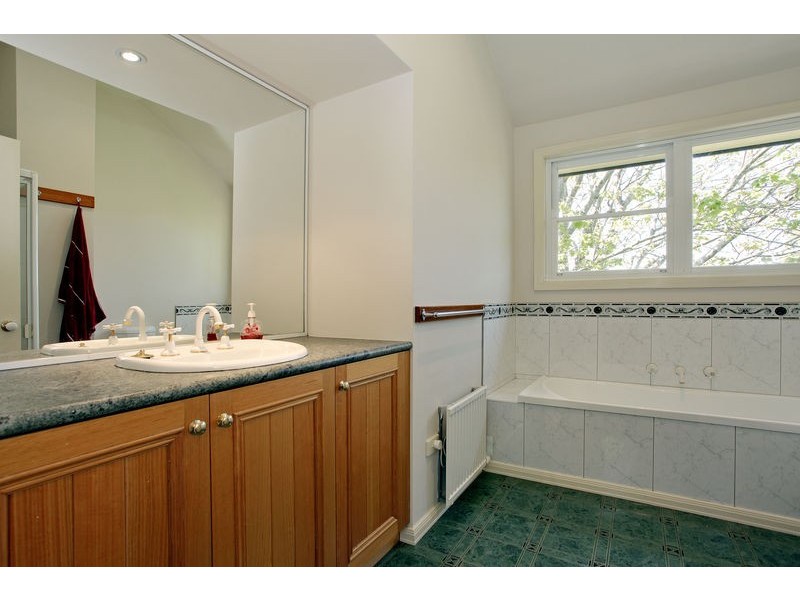 37-39 Montana Parade, Croydon VIC 3136