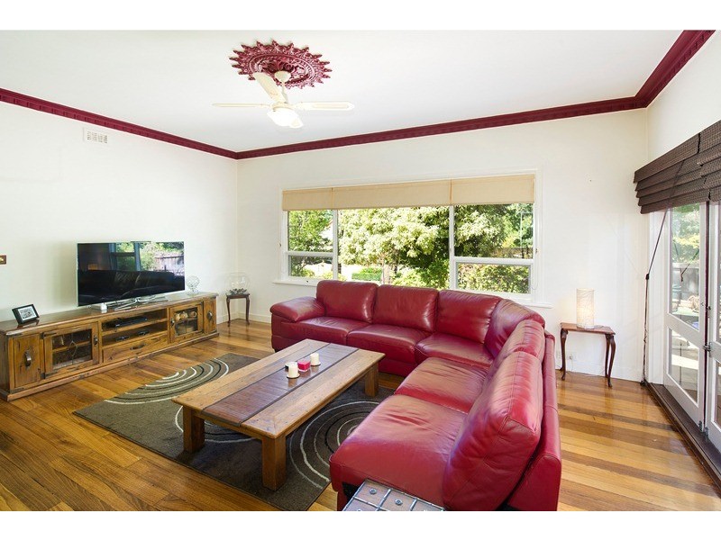 1 Cass Avenue, Croydon VIC 3136