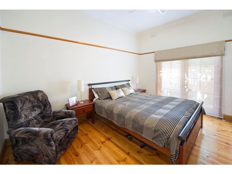 1 Cass Avenue, Croydon VIC 3136