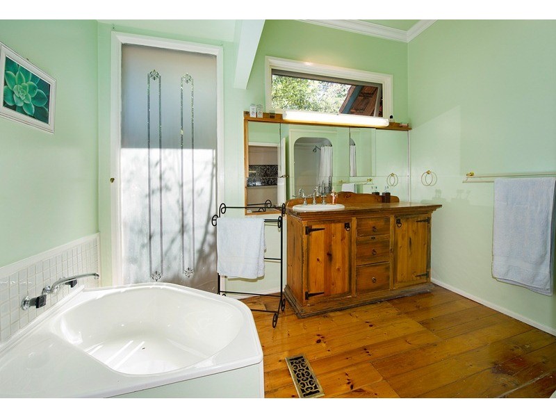 1 Cass Avenue, Croydon VIC 3136