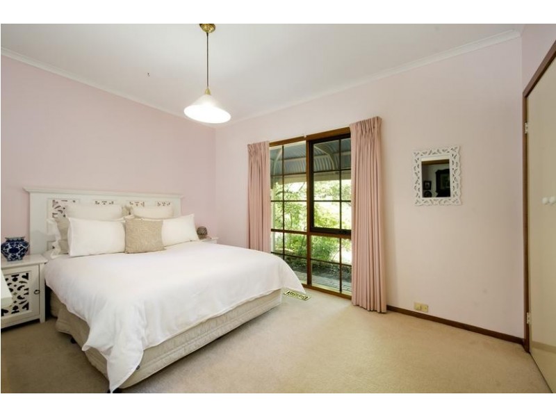 104A Plymouth Road, Ringwood North VIC 3134