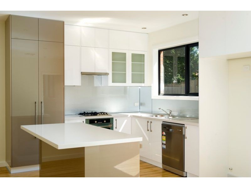 2/2A Reynolds Avenue, Ringwood VIC 3134