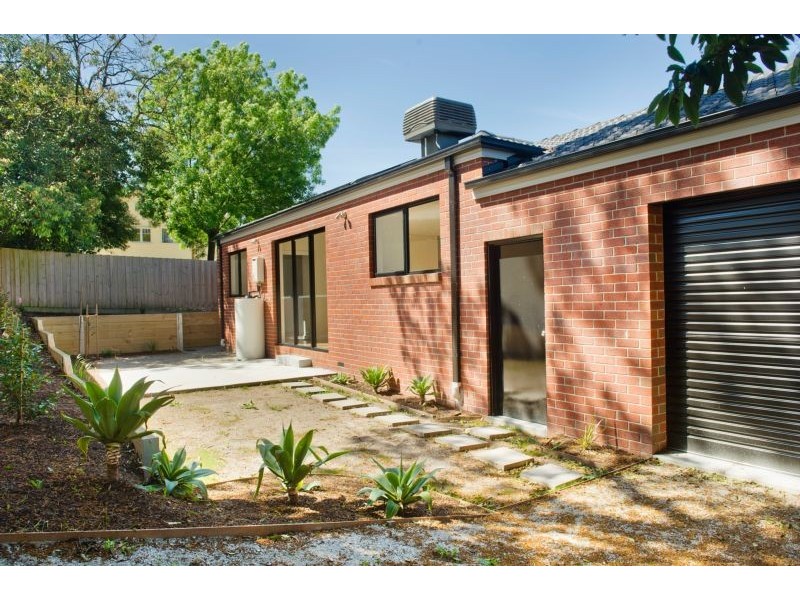 2/2A Reynolds Avenue, Ringwood VIC 3134